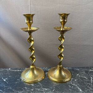 Elegant Gold Twisted brass and Candlestick Holders